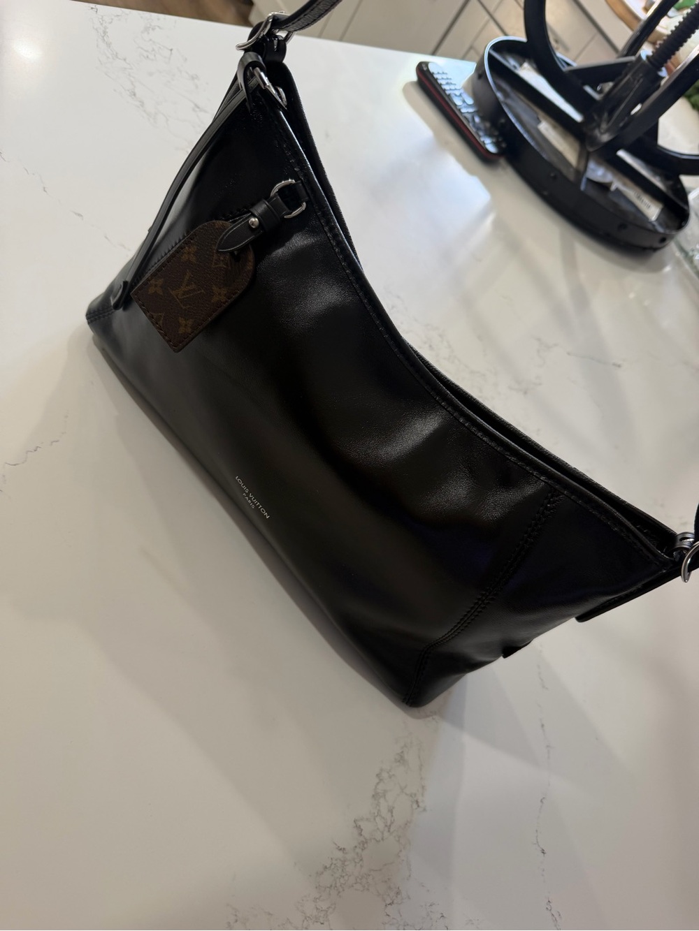 Louis Vuitton Black CarryAll East-West Shoulder Bag with Monogram Tag - Picture 2 of 15